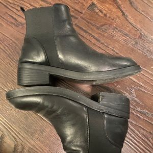 Steve Madden Chelsea Boots